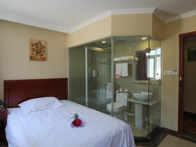 Greentree Inn Shanghai Pudong Airport Huaxia East Road Railway Station Shell Hotel מראה חיצוני תמונה