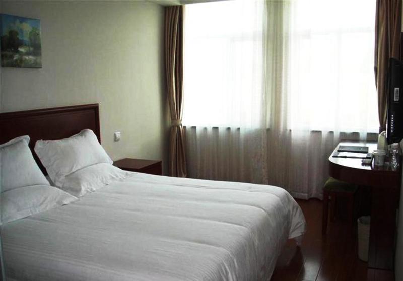 Greentree Inn Shanghai Pudong Airport Huaxia East Road Railway Station Shell Hotel מראה חיצוני תמונה